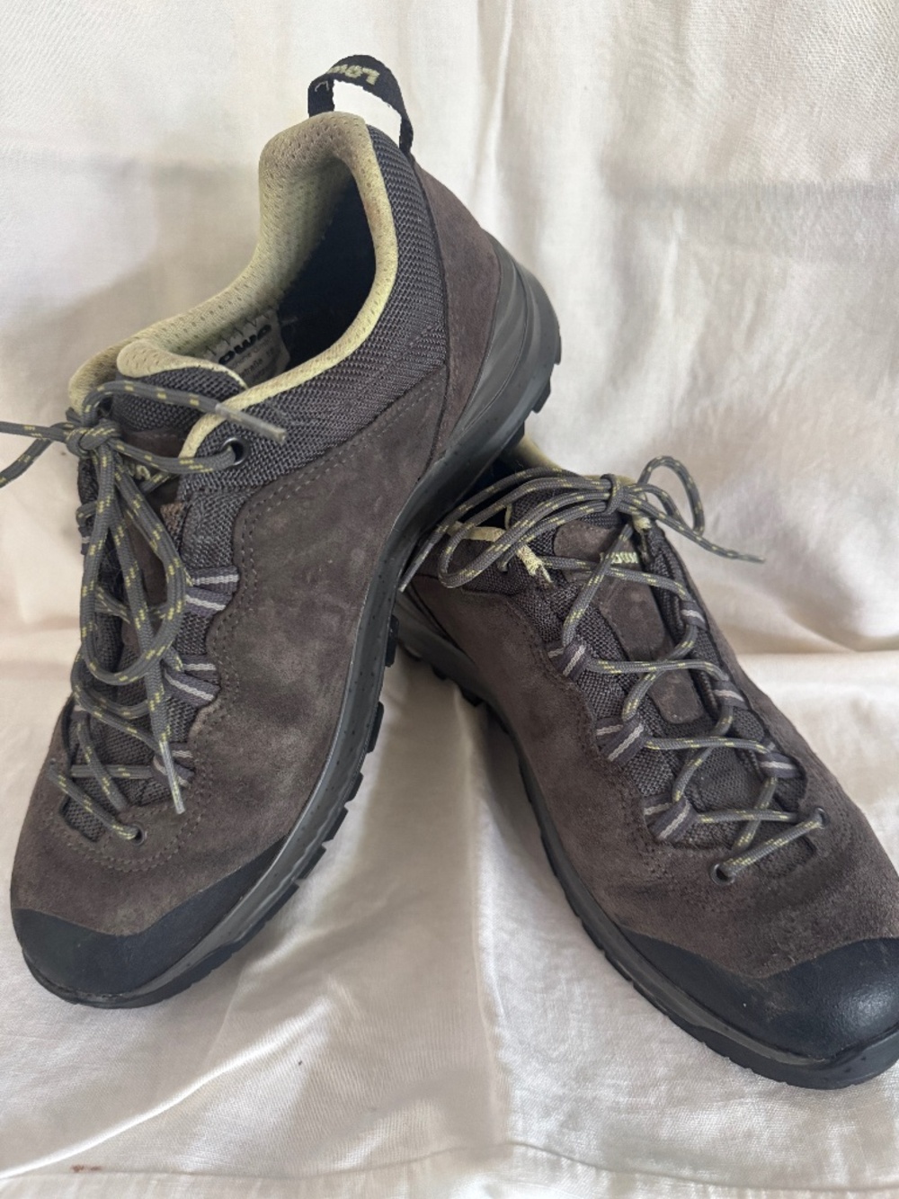 LOWA EXPLORER GORE-TEX & GREY SUEDE LOW HIKING SHOES - SIZE 8